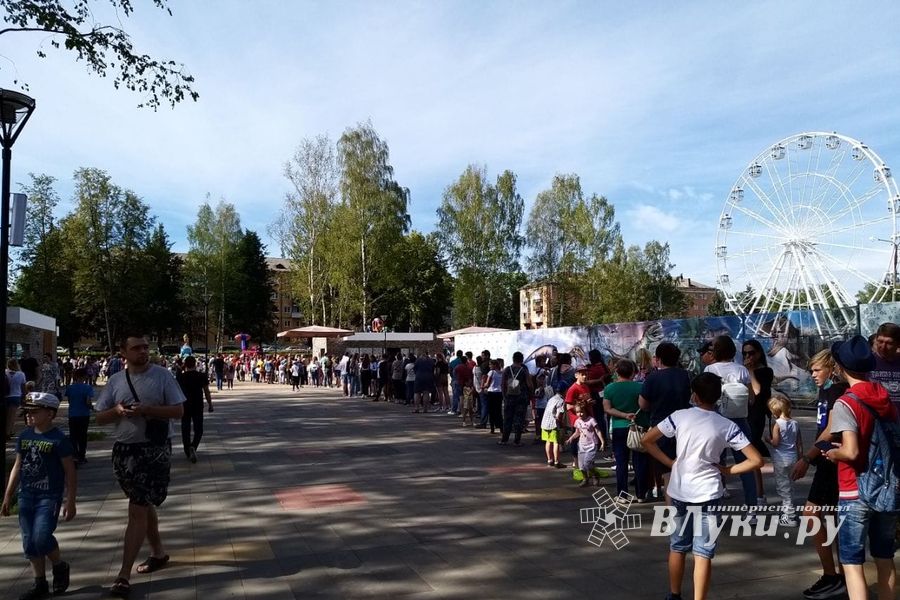 Призыв руководства парка культуры и отдыха великолучане не услышали (ФОТО)