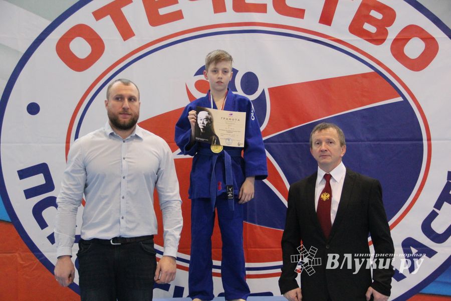 В Великих Луках прошли соревнования по дзюдо (ФОТО)