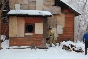 В Великих Луках горел жилой барак (ФОТО)