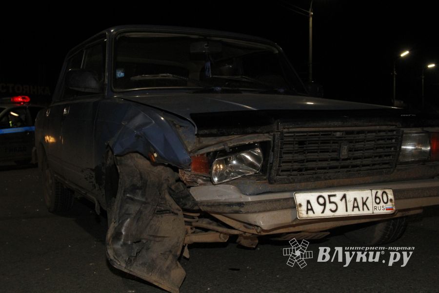 Два ВАЗа столкнулись в Великих Луках (ФОТО)