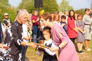 1 сентября в школах Великих Лук прошли Торжественные линейки (ФОТО)