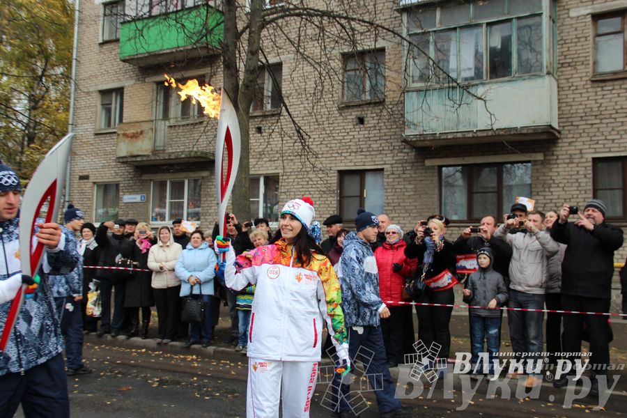 Эстафета Олимпийского огня в Изборске и Пскове