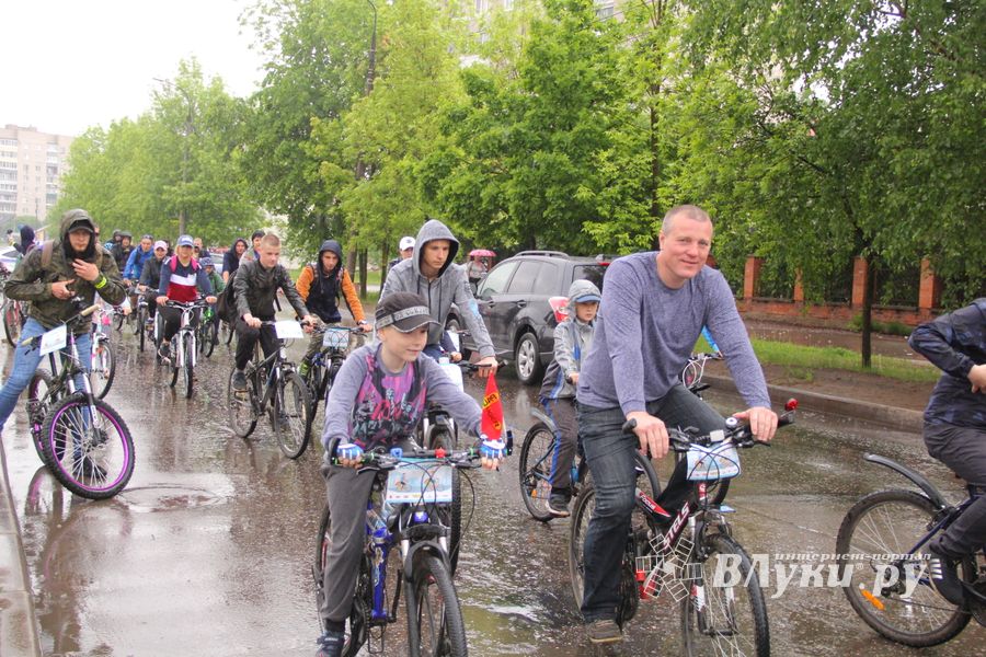 Зигзаг здоровья выполнили великолукские велосипедисты (ФОТО)