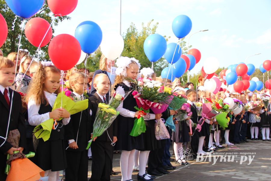 В Великих Луках открыли новый корпус школы №6 (ФОТО)