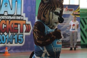 В Великих Луках прошли финальные игры Чемпионата ШБЛ «КЭС-БАСКЕТ» (фото)