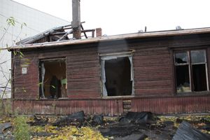 В Великих Луках сносят барак (ФОТО)