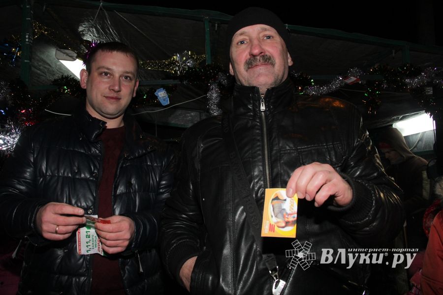 Великие Луки к встрече Нового года готовы (ФОТО)