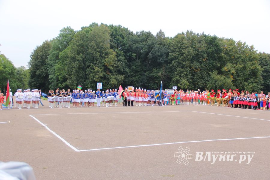 В Великих Луках проходит ​Международный фестиваль-конкурс среди мажореток и барабанщиц на кубок города Воинской славы Великие Луки (ФОТО)