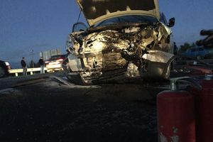 В Великих Луках произошло тройное ДТП (фоторепортаж)