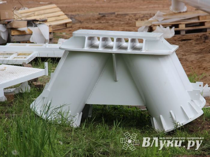 Колесу обозрения делают ноги (ФОТО)