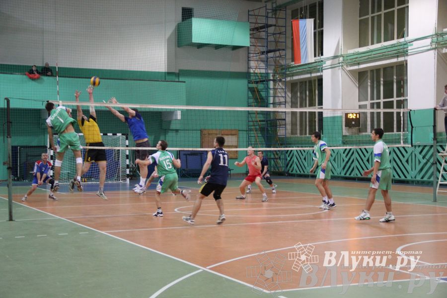 Сборная Великолукского района стала обладателем Кубка города по волейболу (фото)