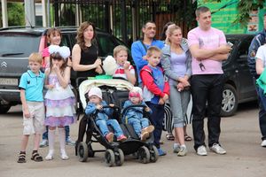 В Великих Луках чествовали близнецов (ФОТО)