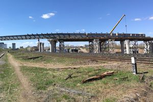 В Великих Луках завершается армирование плиты перекрытия путепровода (ФОТО)