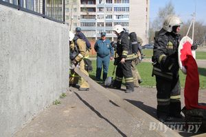В Великих Луках прошли соревнования пожарных расчетов