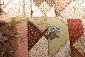 Кот Барон приготовил подарки для женщин