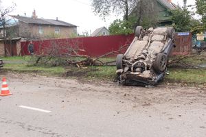 В Великих Луках девушка перевернулась на «Subaru» (ФОТО)