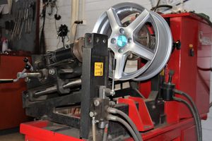 Подарок к Дню автомобилиста в шинном центре «Truck Point» (ФОТО)