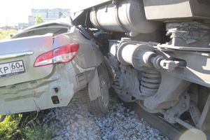 Фоторепортаж: ДТП на железнодорожном переезде в Великих Луках