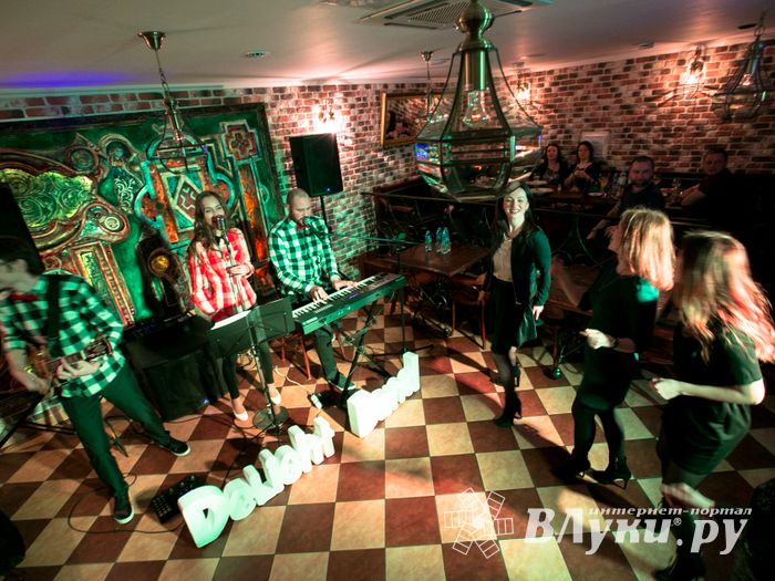 Как отдыхали субботним вечером в Ирладском пабе Великих Лук (фото)