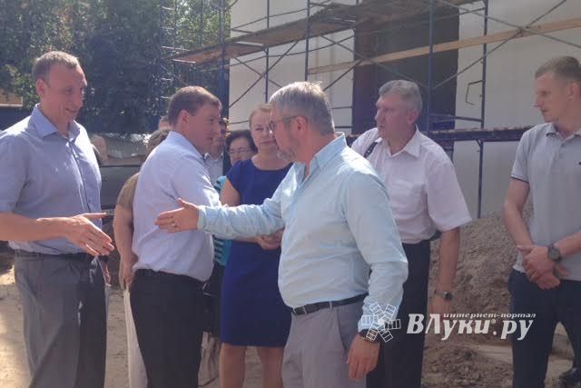 Андрей Тучак посетил Драматический театр в Великих Луках (ФОТО)