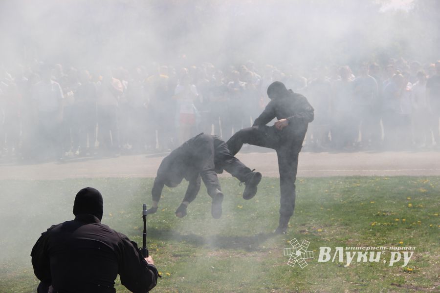 Спецназ «разгромил» на Дятлинке «банду»