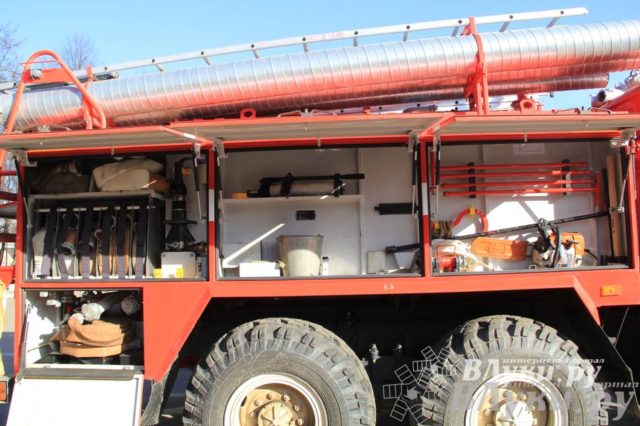 В центре Великих Лук спасатели продемонстрировали свою технику (ФОТО)