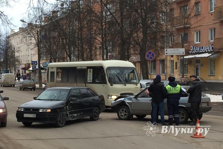 В Великих Луках произошло ДТП