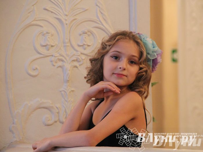 Фотосессия финалисток конкурса «Маленькая красавица Великие Луки 2014»