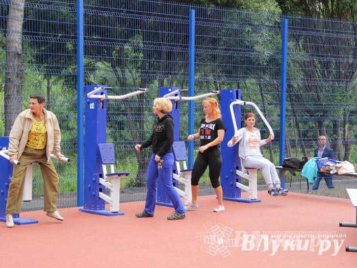 Открытие физкультурно-оздоровительного комплекса в Великих Луках (фото)