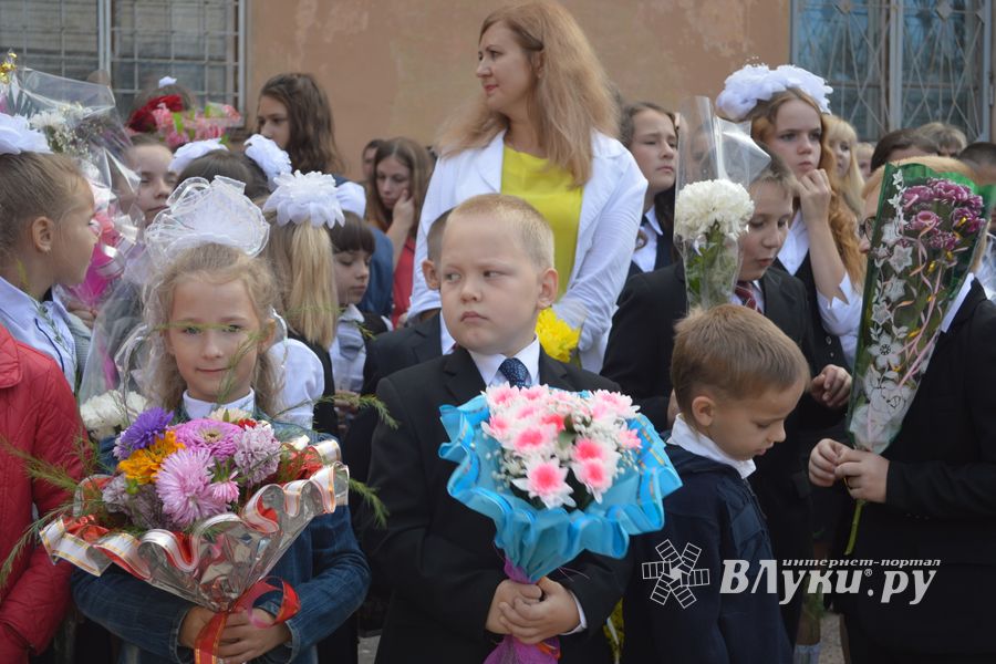День знаний в Великих Луках (ФОТО)