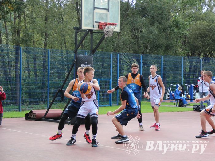 В Великих Луках прошли региональные соревнования «Оранжевый мяч» (ФОТО)