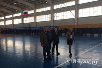 Максим Жаворонков и Иван Штылин посетили объекты спортивной инфраструктуры Великих Лук (фото)