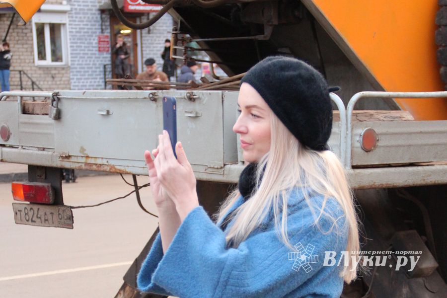 Теперь у всех великолучан есть фото или видео с «Тяжмаш» (ФОТО)