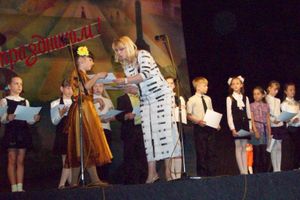 Великолукская школа № 2 торжественно подвела итоги года 