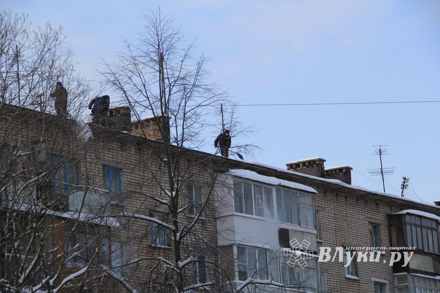 Смелые люди на крах Великих Лук