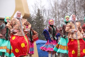 В Великих Луках сожгли Масленицу (фото)