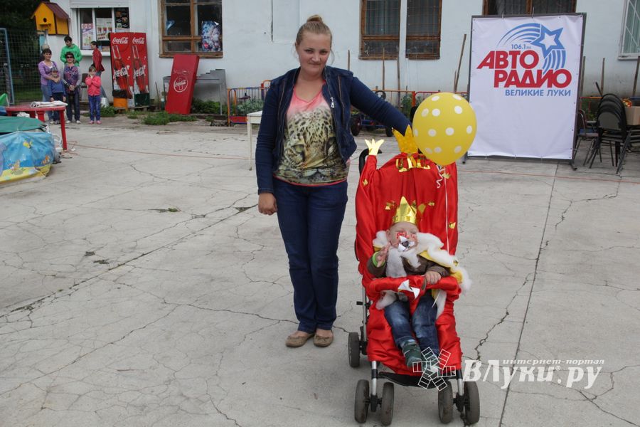 «Парад детских колясок» в День семьи, любви и верности (ФОТО)