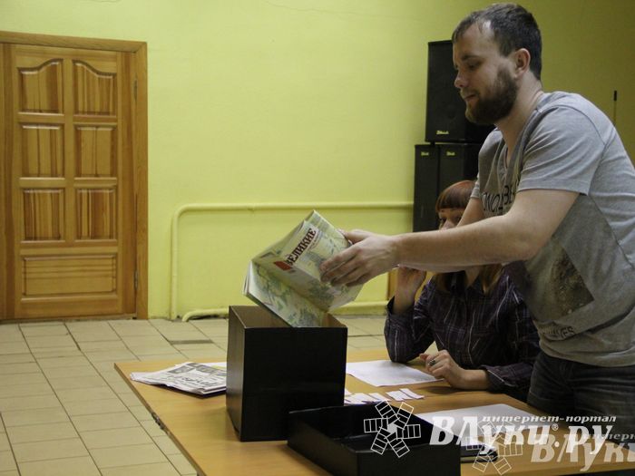 Третий тур игр «Что? Где? Когда?» состоялся вчера в ДК ЛК (фото)