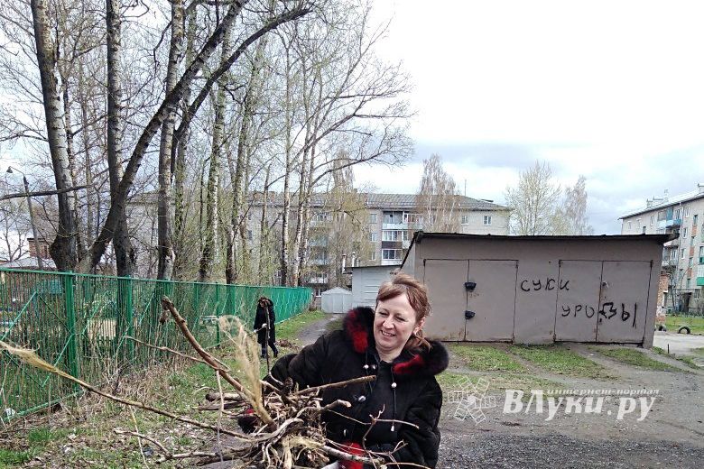 Воспитатели детского сада №16 вышли на субботник (ФОТО)