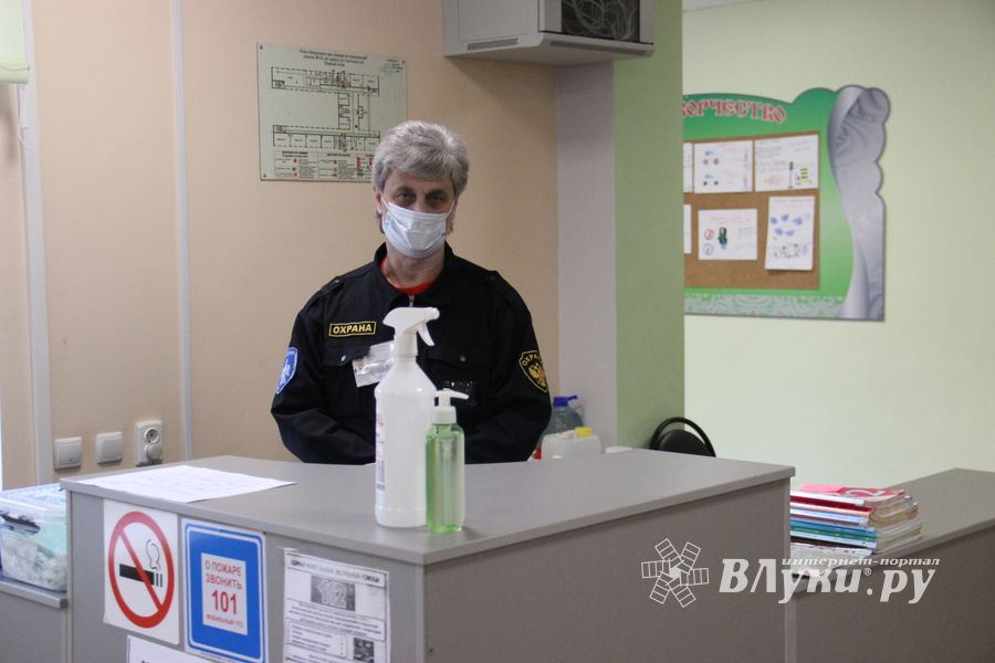 Великолукские школы готовы к атаке COVID-19