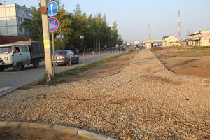 В Великих Луках на Дружбе проводятся дорожные работы (фото)
