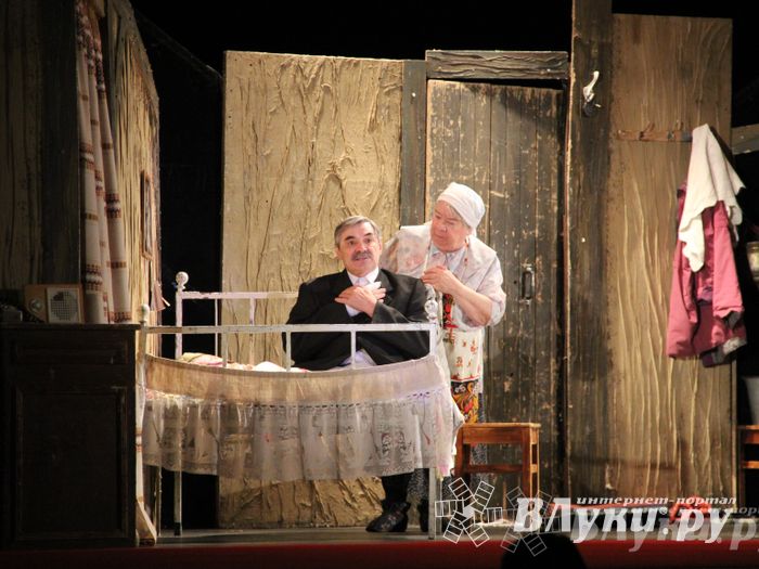 Народные артисты России выступили в Великих Луках (фото)