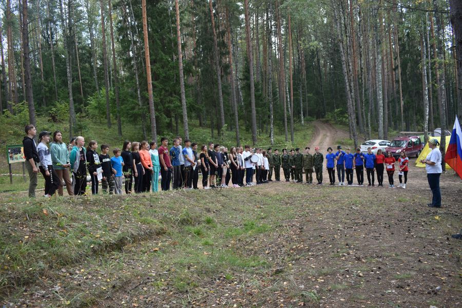 Великолукские школьники приняли участие в туристском слёте «Дорогу осилит идущий» (ФОТО)