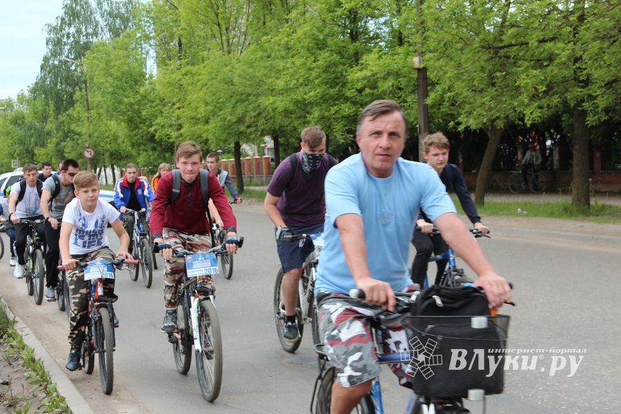 В Великих Луках состоялся «Велопарад» (ФОТО)