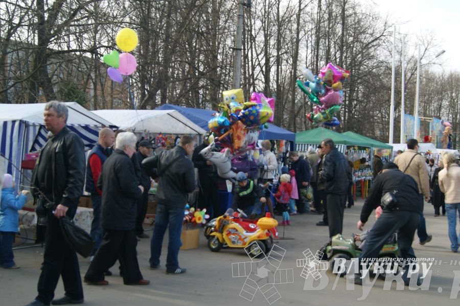 Весенняя ярмарка 2013 прошла в Великих Луках