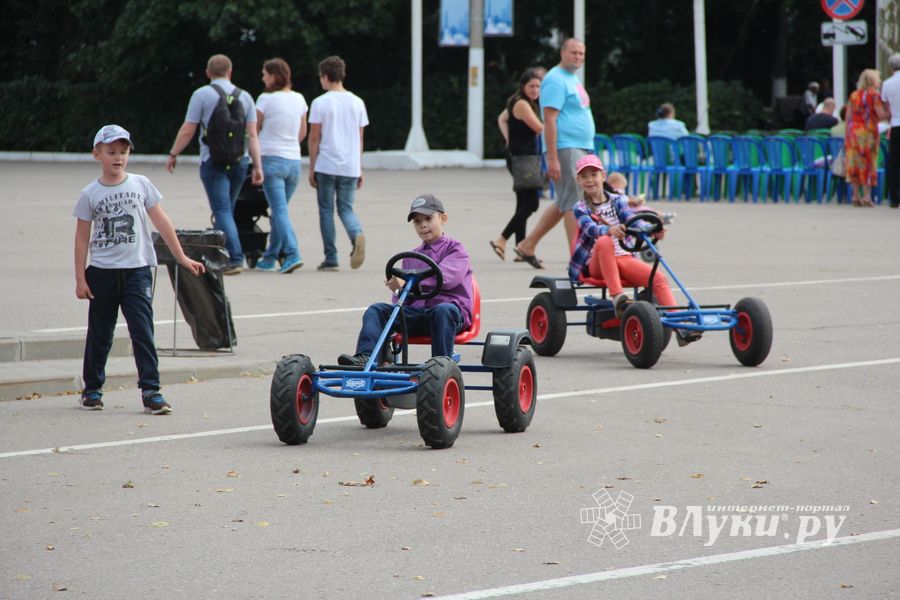 Великолучане празднуют День города (ФОТО)