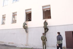 В 10 лицее к «освобождению заложников» привлекли новые силы (ФОТО)