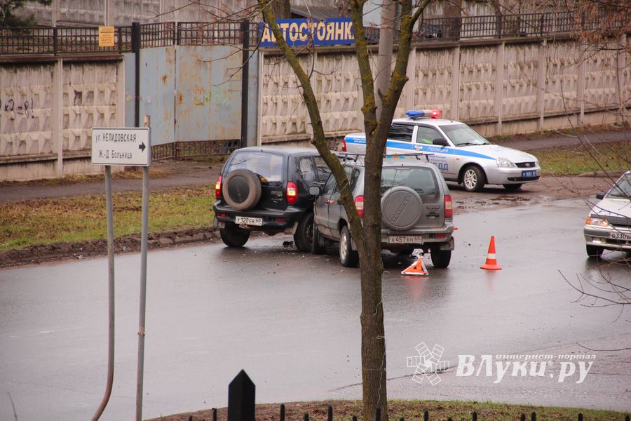 Фотофакт: ДТП на проспекте Гагарина в Великих Луках