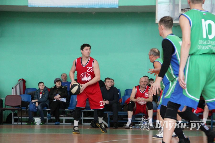 Великолучане — серебряные призеры межрегионального турнира ветеранов баскетбола (ФОТО)