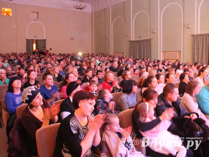 В ГДК им. Ленина встречают Новый год (ФОТО)